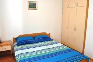 Apartments with a parking space Selce, Crikvenica - 11527 