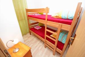 Apartments by the sea Kastel Stafilic, Kastela - 11539