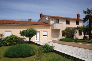 Apartments with a parking space Vodnjan, Fazana - 11556