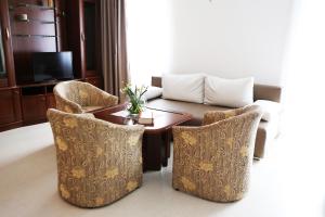 Apartments with a parking space Bol, Brac - 11568