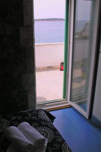 Seaside family friendly house with a swimming pool Cove Pernatice - Drvenik - 11590