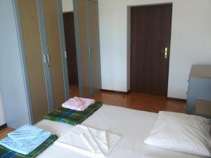 Apartments with a parking space Novi Vinodolski - 11479