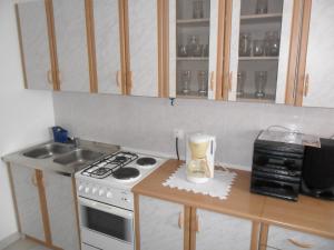 Apartments with a parking space Senj - 11605