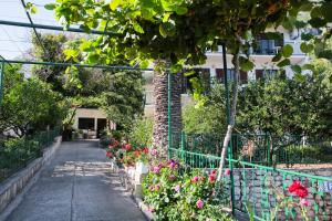 Apartments by the sea Podaca, Makarska - 11588