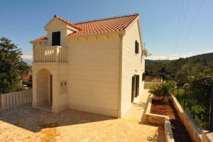 Holiday house with a swimming pool Sutivan, Brac - 11496