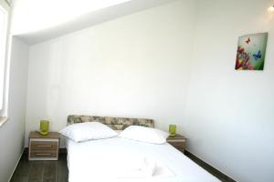 Apartments with a parking space Marina, Trogir - 11607