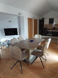 Apartments by the sea Sukosan, Zadar - 12313