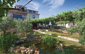 Apartments with a parking space Fazana - 13761 