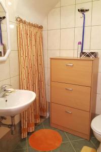 Apartments with a parking space Jelsa, Hvar - 13759