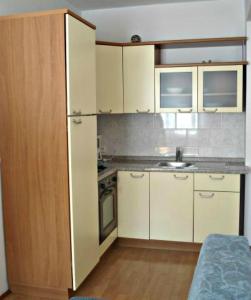 Apartments with a parking space Vodice - 13769