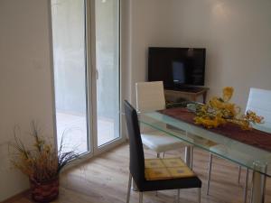 Apartments by the sea Sveta Nedilja, Hvar - 13753