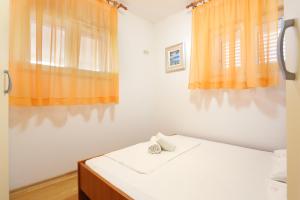 Apartments by the sea Seget Vranjica, Trogir - 13771