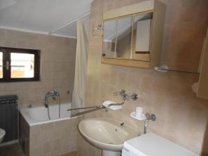 Apartments with WiFi Sibenik - 13818