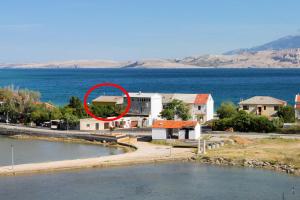 Apartments by the sea Pag - 13821 