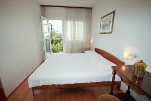 Apartments with WiFi Pula - 13830