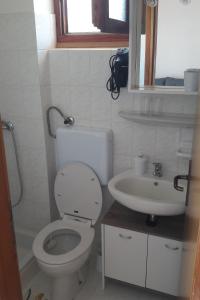 Apartments with a parking space Novigrad - 13840