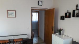 Apartments with a parking space Novigrad - 13840