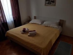 Apartments with a parking space Omis - 13785