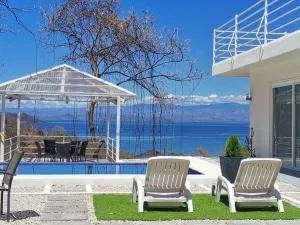 HELICONIAS DEL MAR - Playa Naranjo