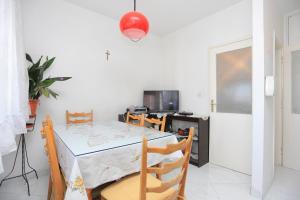 Holiday apartments Split - 13885