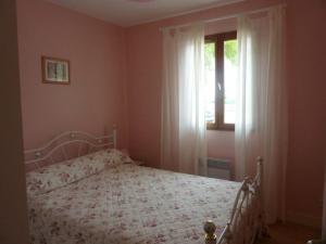 Maisons de vacances Gite Saint-Meard-de-Drone, 3 pieces, 3 personnes - FR-1-616-90 : photos des chambres