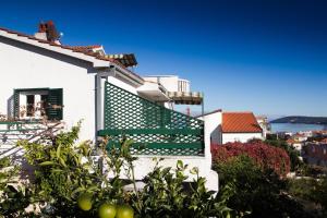 Apartments with a parking space Slatine, Ciovo - 13922