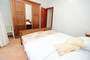 Apartments by the sea Cove Vela Stiniva, Hvar - 13935