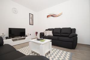 Family friendly house with a swimming pool Brna, Korcula - 13943