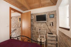 Seaside holiday house Maslinica, Solta - 13965