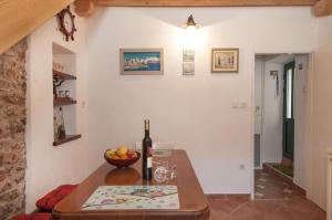 Seaside holiday house Maslinica, Solta - 13965