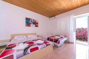 Apartments by the sea Podaca, Makarska - 13974