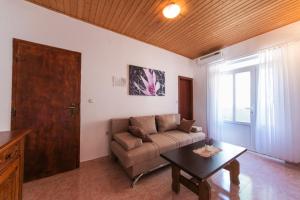 Apartments by the sea Podaca, Makarska - 13974