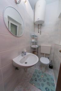 Apartments by the sea Podaca, Makarska - 13974