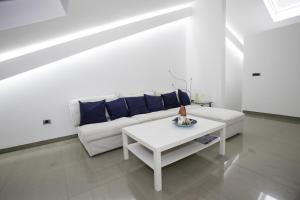 Apartments by the sea Palit, Rab - 13990