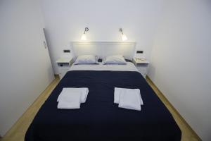 Apartments by the sea Palit, Rab - 13990