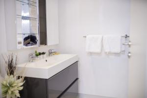 Apartments by the sea Palit, Rab - 13990