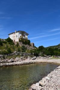 Apartments by the sea Ribarica, Karlobag - 14032 