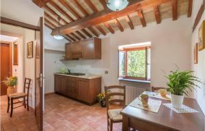 Lovely Home In Tolentino With Kitchen