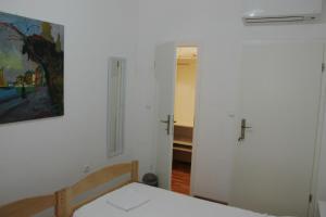 Apartments with WiFi Rijeka - 14061