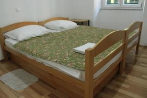 Apartments with WiFi Rijeka - 14061