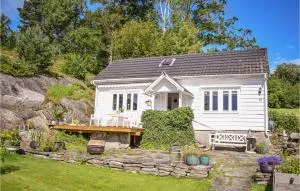 Lovely Home In Fusa With Kitchen - Haukafer