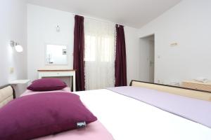 Apartments with parking space Ostrvica, Omis - 13749