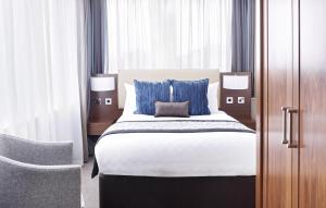 Standard Double Room room in Thistle Trafalgar Square The Royal Trafalgar