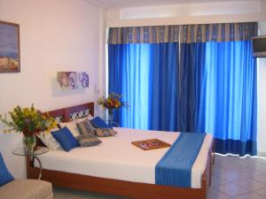 Twin Room with Sea View room in Neapoli Rooms