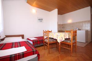Apartments and rooms with parking space Podgora, Makarska - 6790