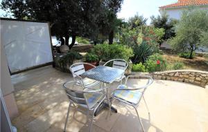 Stunning apartment in Mandre with 1 Bedrooms and WiFi