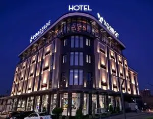 Roadside by Khorrot - Kadyrʼya