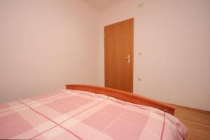 Apartments by the sea Pasman - 8217