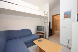 Family friendly seaside apartments Preko, Ugljan - 8232