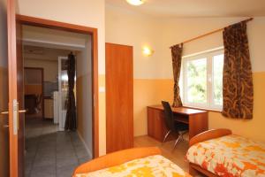 Apartments by the sea Kali, Ugljan - 8234